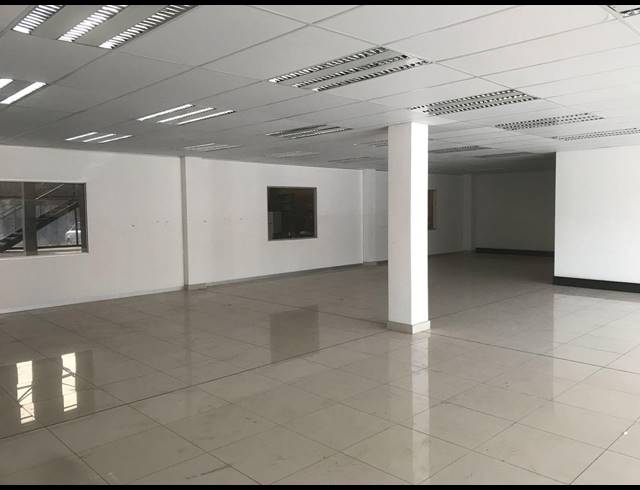 1,061M² WAREHOUSE TO LET IN NORTH RIDING